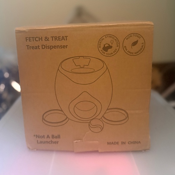 NWT INTERACTIVE FETCH & GREAT DOG DISPENSER, ONE SIZE, GREEN/WHITE - Picture 9 of 11